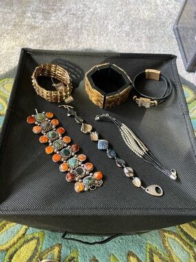 Set of 6 beautiful bracelets